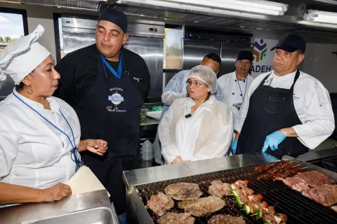Instructores de Inadeh se capacitan en cortes de carnes