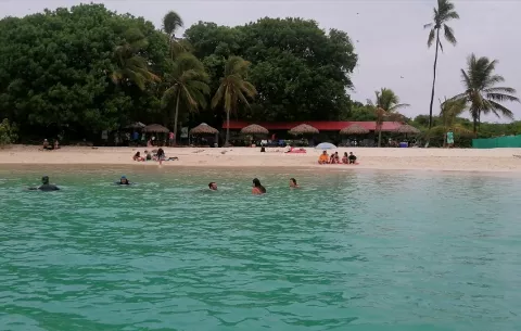 Piden a los turistas proteger el paraíso natural de isla Iguana