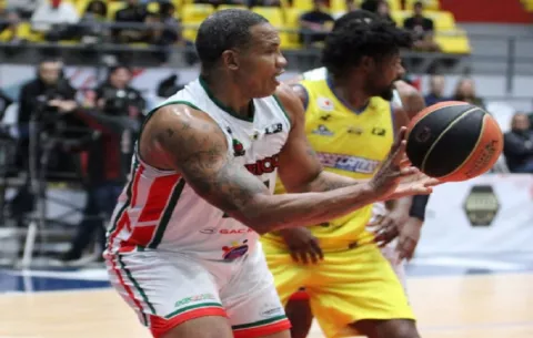 Chiriquí pega primero en la serie final del baloncesto panameño
