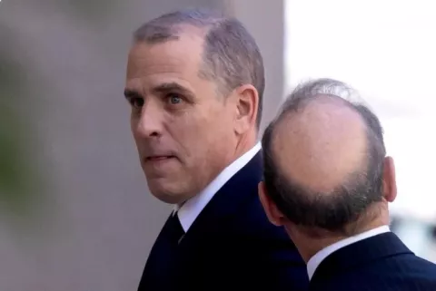 Joe Biden indulta a su hijo Hunter por considerarlo víctima de ataques políticos