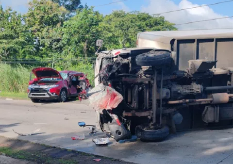 Mujer fallece en triple colisión ocurrida en la vía Interamericana en La Chorrera