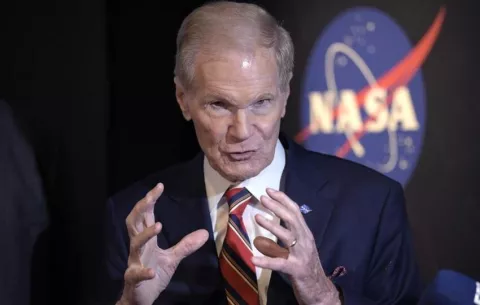 La NASA retrasa de nuevo el regreso de astronautas a la Luna, que ahora planea para 2027