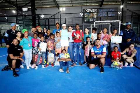 Culmina con éxito taller de pádel 2024 para niños de San Miguel y Curundú
