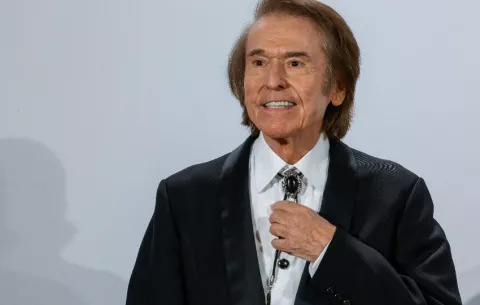 Raphael es hospitalizado tras sufrir un accidente cerebrovascular 
