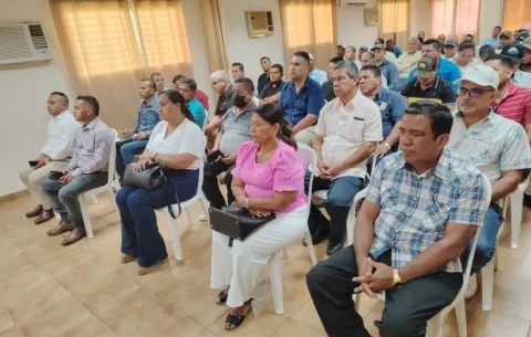 Representantes del partido RM apoyan proyecto que busca reformar la CSS