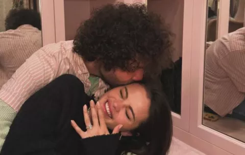 Selena Gómez se comprometió con el productor Benny Blanco