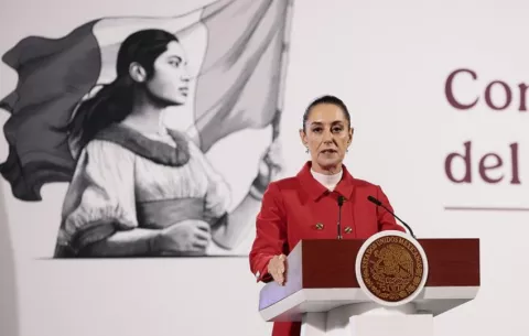 Sheinbaum promete apoyo a familias mexicanas ante planes del 'zar de la frontera' de Trump