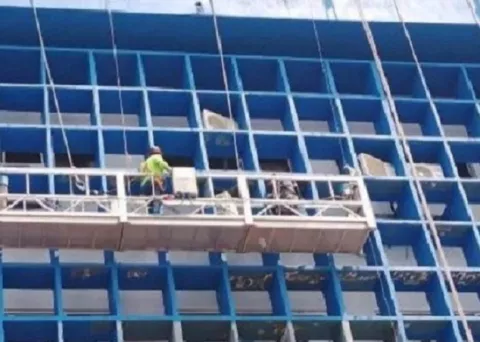 Se registra traslado de pacientes y personal de cuarto de urgencias en hospital de Colón  