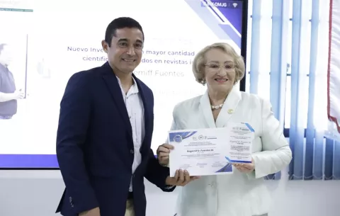 Unachi reconoce a sus científicos más destacados