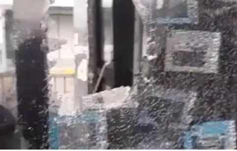 Reportan cinco metrobuses vandalizados en menos de 24 horas
