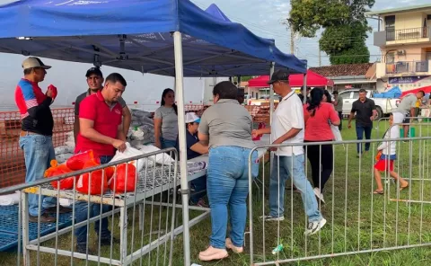 Venta de cajas navideñas en Chitré beneficia a 4,500 familias