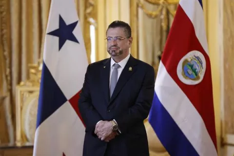 Costa Rica ve "improbable" una invasión de EE.UU. a Panamá por el Canal y pide diálogo 