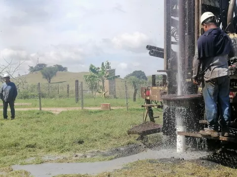 Inicia perforación de pozos en Los Santos en preparación para la sequía 