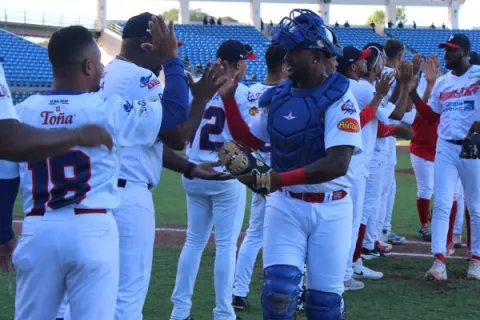 Panamá se impone a Colombia en Serie de las Américas 2025