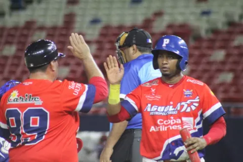 Águilas Metropolitanas ganan y empatan la serie a Atlánticos en Probeis
