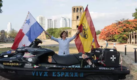 Navegante español Álvaro de Marichalar denuncia trabas en su paso por el Canal