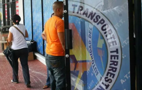 Escuelas de manejo no pasan inspección de la ATTT