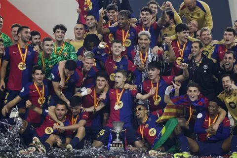  Barcelona arrolla al Real Madrid para coronarse ‘supercampeón’