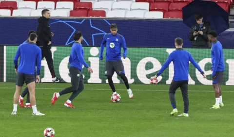 Barcelona busca su cupo directo a los octavos de final de la Champions League