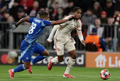 César Blackman y Slovan terminan su sueño de Champions League; pierden ante Bayern