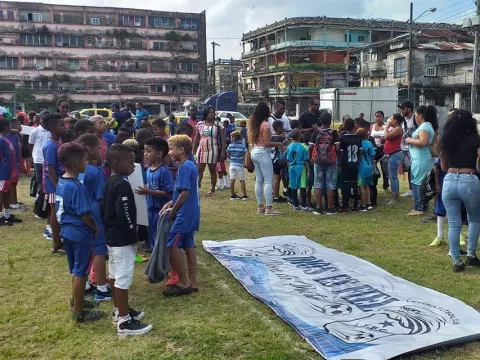 Más de mil 600 niños y jóvenes se abocan a los deportes en Colón