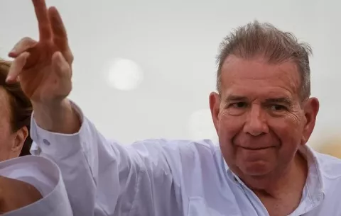 Edmundo González Urrutia arriba a Guatemala en la continuidad de su gira por América
