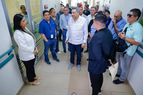 Dino Mon: 'Se perdió un poco la brújula' de lo que debe ser la integración en la salud pública