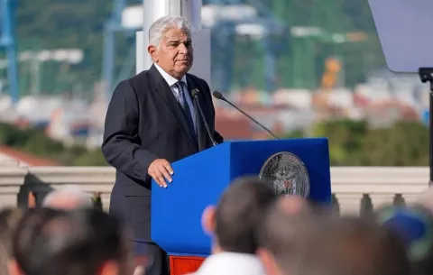 Mulino reitera intención de convocar a una asamblea constituyente originaria
