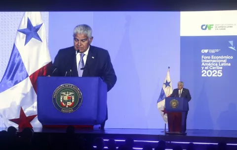 Mulino pide recorte de vehículos y escoltas