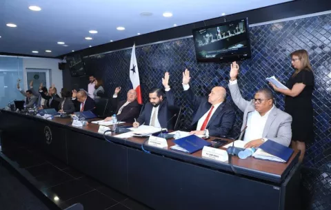 Comisión aprueba primer bloque de artículos del proyecto que reforma a la CSS