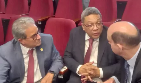 RM presenta primeras propuestas de cambio a proyecto del Gobierno