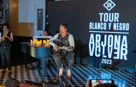 Ricardo Arjona lanza el álbum 'Seco' con 12 canciones