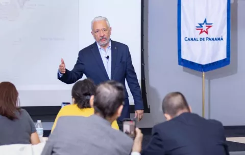 Ricaurte Vásquez recalca que el Canal es una institución 100% panameña