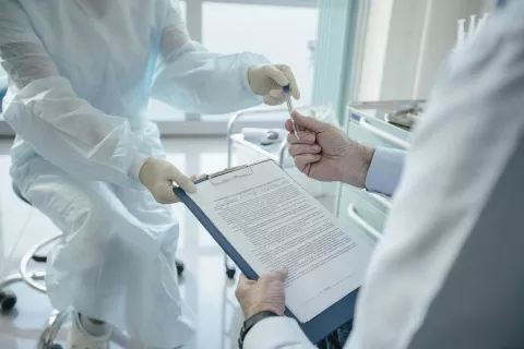 Decreto fortalece protección al consumidor de seguro de salud