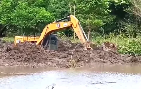 Inicia el dragado de ríos en Tonosí, la comunidad exige soluciones definitivas