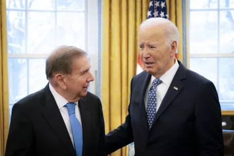 Biden coincide con Edmundo González en que debe 'honrarse' su 'victoria' sobre Maduro 