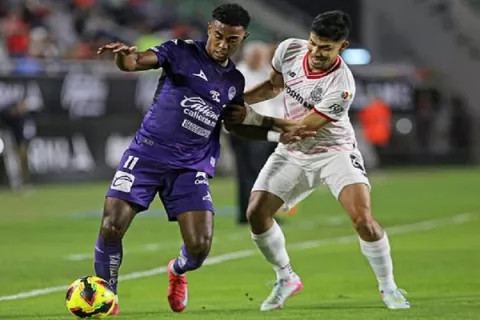 Yoel Bárcenas podría estar de baja entre 8 y 9 meses por lesión de ligamentos