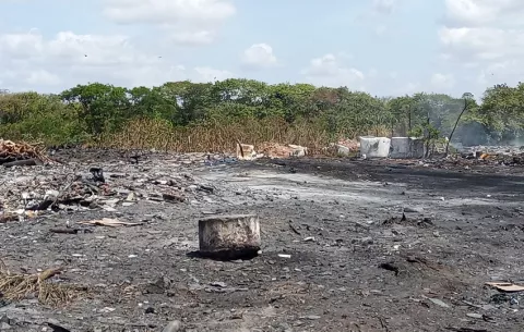Barreras y vigilancia son las medidas a implementar para combatir la contaminación en Playa Chiquita