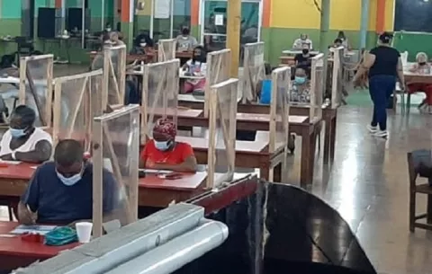 Sigue en la mira, el cierre de entidades
