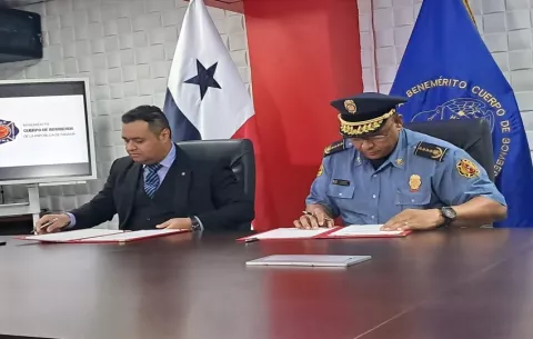 Bomberos y Acodeco  firman convenio de cooperación