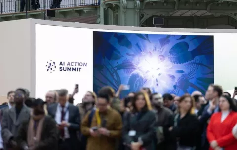  Martínez-Acha se reúne con el Secretario General de la OCDE y participa en Cumbre Mundial sobre Inteligencia Artificial
