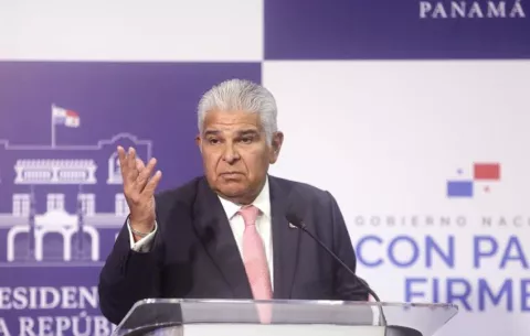 Panamá devolverá a 119 migrantes deportados desde EE.UU. tras servir como 'puente'