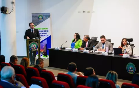 Semiconductores, Mercosur y régimen SEM: los avances del MICI sustentados por Moltó