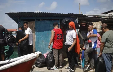 Área indígena de Panamá pide suspender la llegada masiva de migrantes que viajan al Sur