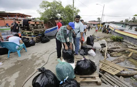 En redes sociales, migrantes buscan nuevas rutas en su viaje de retorno a Suramérica