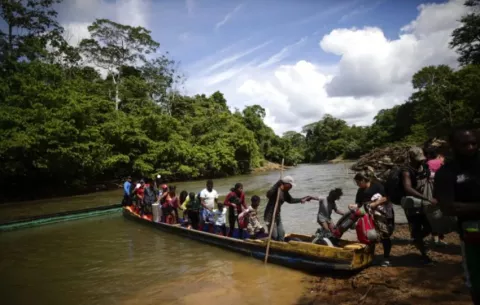 Panamá analiza llevar a migrantes venezolanos hasta la frontera entre Colombia y Venezuela