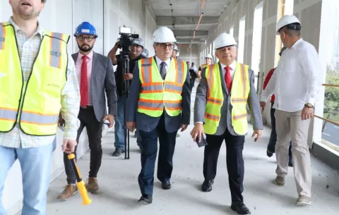 Realizan recorrido en el proyecto del nuevo Hospital del Niño, obra afectada tras protestas  