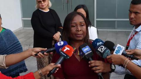 Presentan denuncia contra funcionarias del Meduca por presunto cobro para certificar labor social