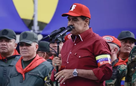 Nicolás Maduro arremete contra Martínez-Acha