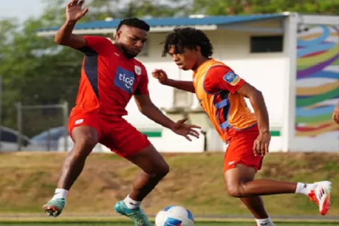 Panamá afina detalles; Chile se arma para el partido en Santiago